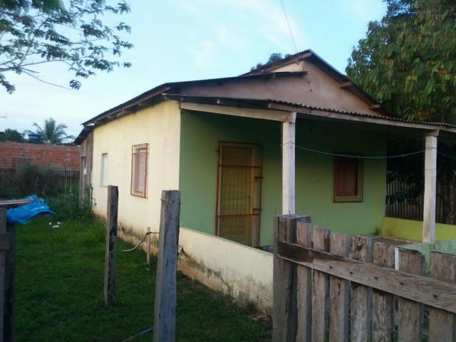 Aluga se uma casa na samta maria 450 ou vemdo aluqueu