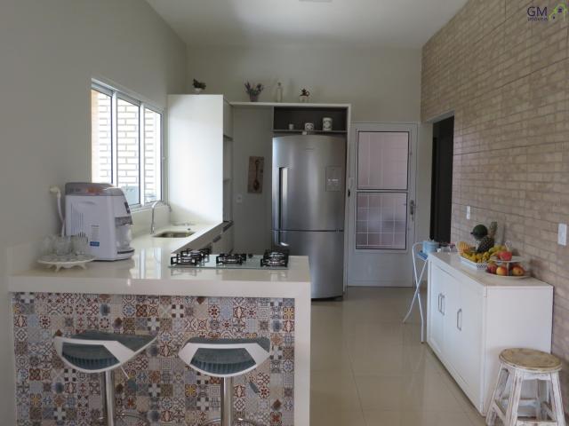 Oportunidade!! casa com 3 quartos / excelente localização / churrasqueira / toda no porcel - Foto 8