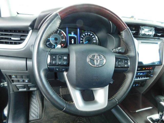 Toyota Hilux SW4 SRV 2.8 Diesel - Foto 11