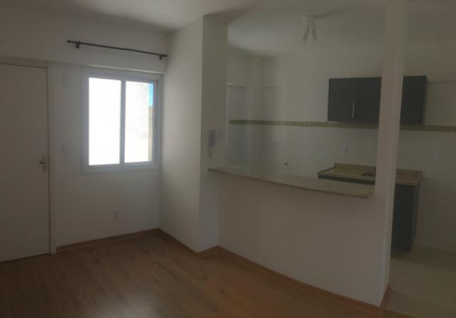 Para investidores, apartamento novo com armário na cozinha e garagem, 4º andar com elevado - Foto 2