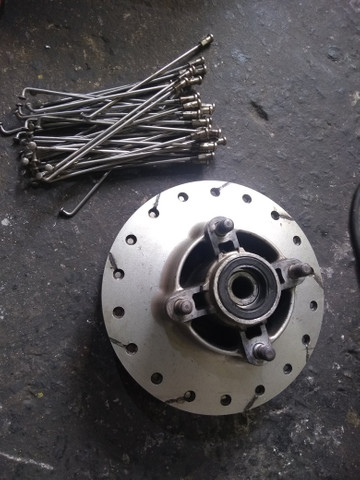 Cubo e raios inox traseiro de fan ou titan - Foto 2