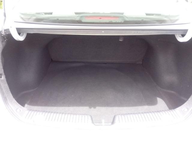 Hyundai HB20S Comfort Plus 1.6 flex Aut. Branco 2015 - Foto 12