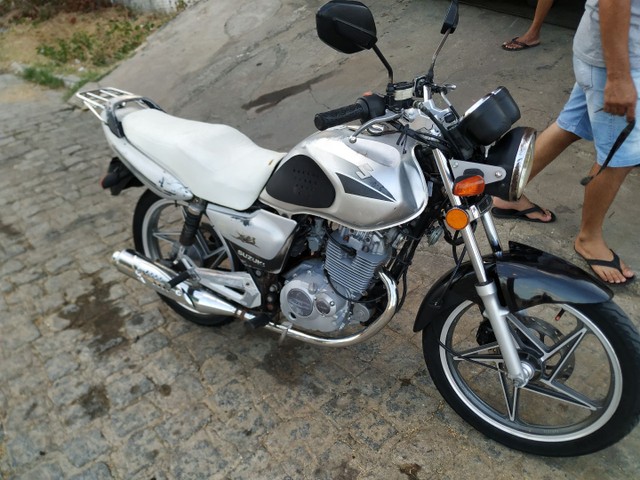 SUZUKI YES ANO 2006/2007 EM DIA.
