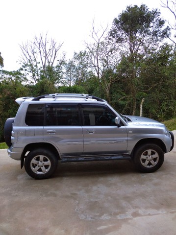 PAJERO TR4 IMPECÁVEL