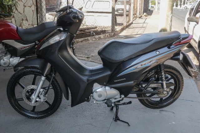 VENDE-SE HONDA BIZ 125