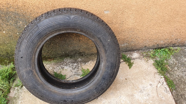 Pneu pirelli p4 145 r13 usado em bom estado Carros vans e