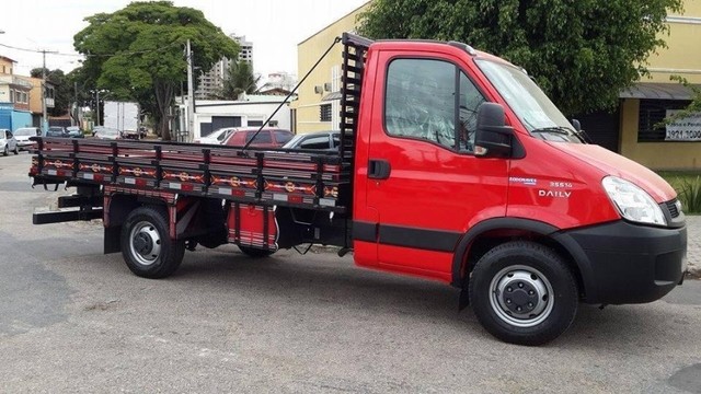 IVECO DAILY 35S14 COM CARROCERIA