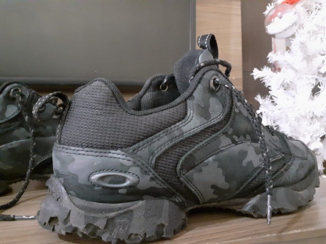 Botinha Oakley Camuflada - Roupas e calçados - Ceilândia Norte (Ceilândia),  Brasília 1013437607 | OLX