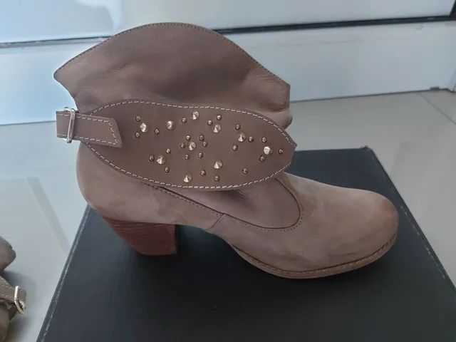 Bota em couro - Foto 2