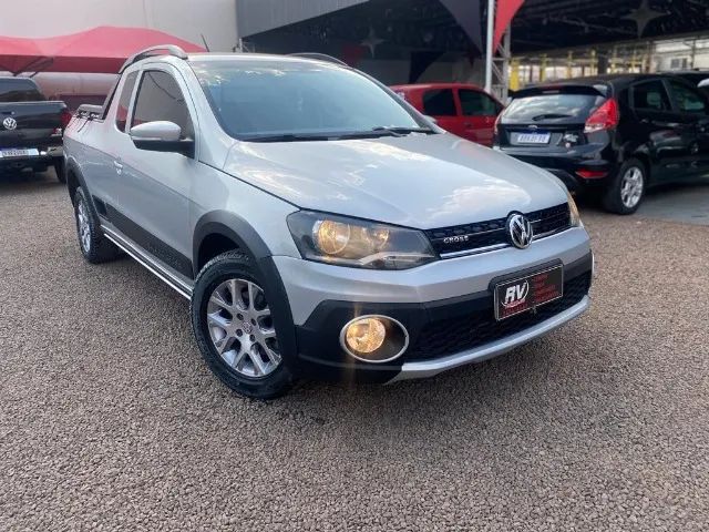 VW - Volkswagen Saveiro Cross 1.6 16v C.D. Prata 2021 - Dourados