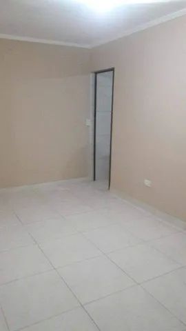 Aluga-se uma linda casa com super preço.