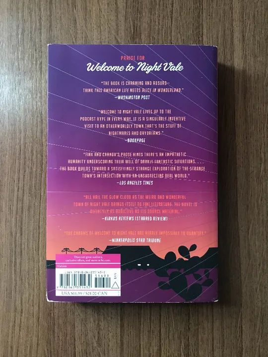 Livro "Welcome to Night Vale" (Joseph Fink e Jeffrey Cranor) - Foto 2
