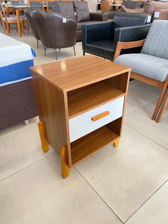 Mesa de Cabeceira Onix