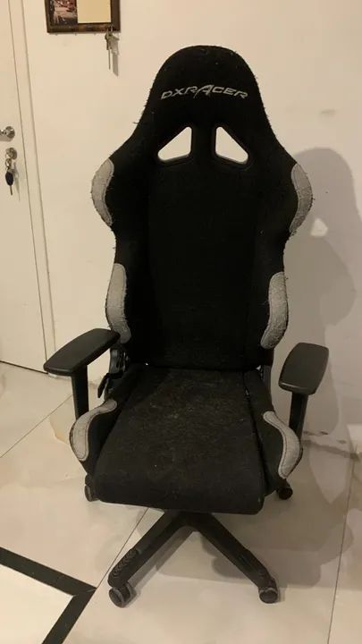 POLTRONA GAMER DXRACER R$500
