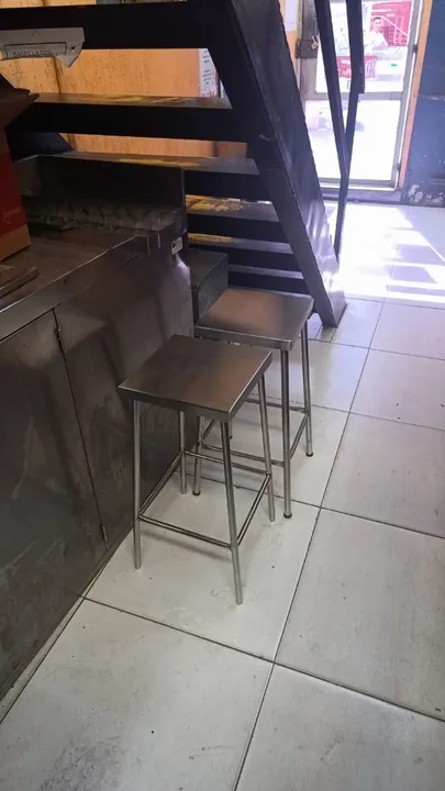 BANQUETA ALTA