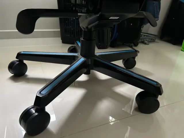 Cadeira DXRacer R-Series - Black/Blue