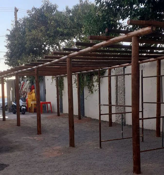 Pergolado de madeira para área externa