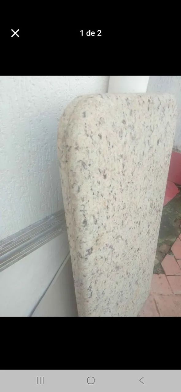 Pedra de mármore medindo 50cm por 1 metro de comprimento 