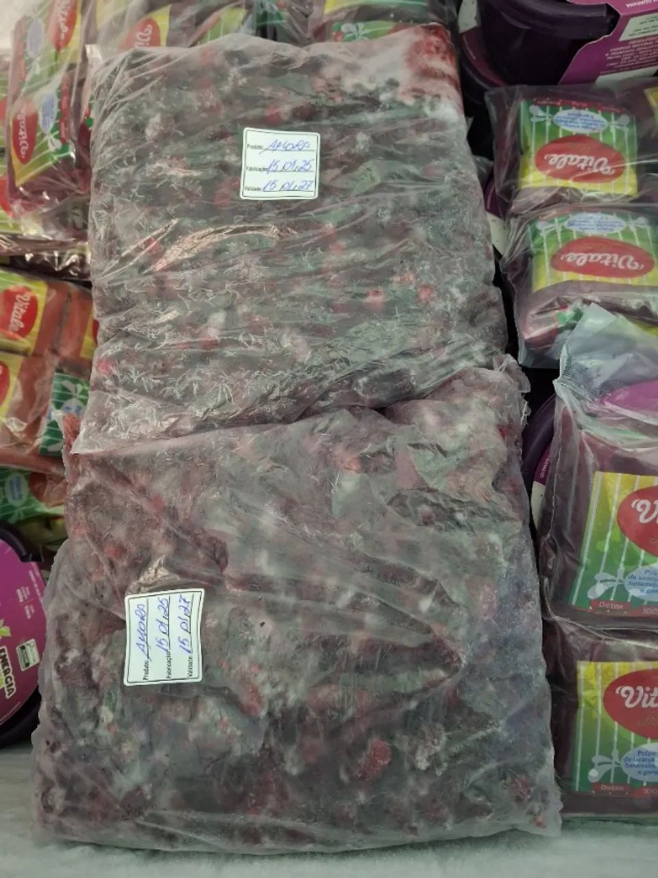 Amora fruta congelada e frutas vermelhas.