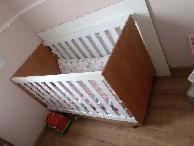 Berço semi novo MDF com colchão