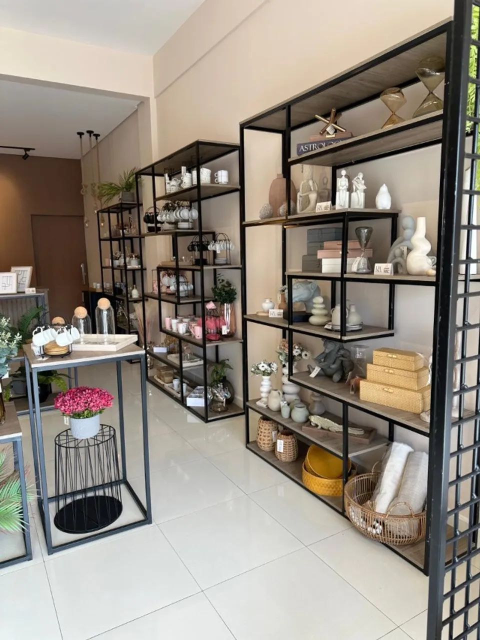 VENDO INSTALAÇÃO DE LOJA 