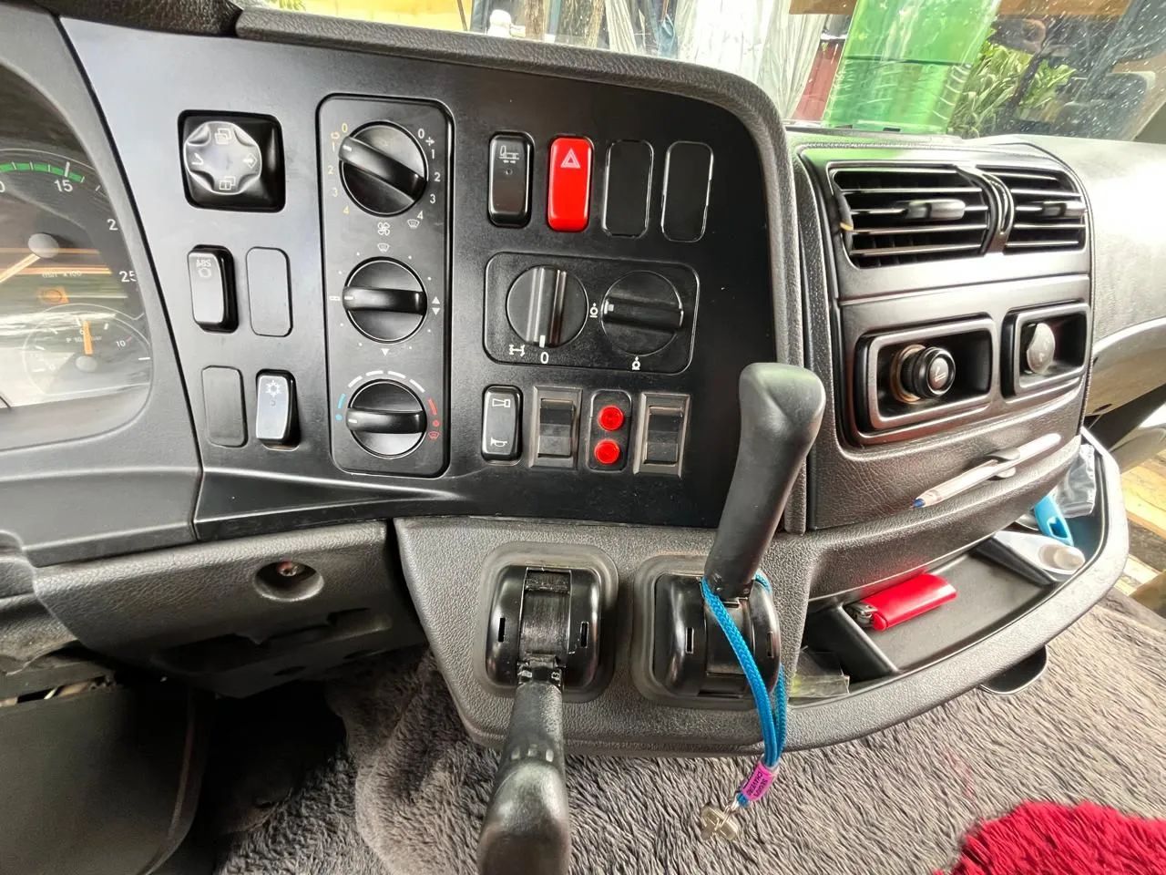 MB Axor 2544 6x2 - 2013 KM ORIGINAL - Foto 9