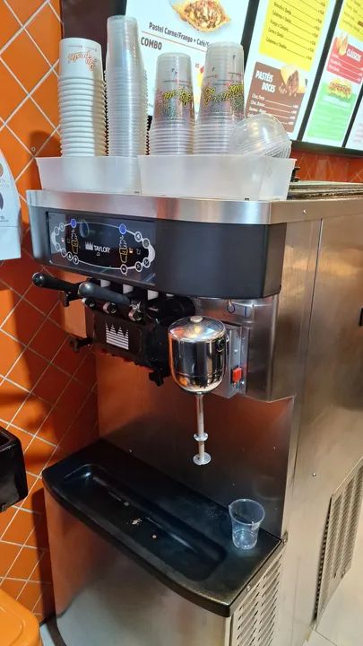 Máquina de Sorvete Taylor 712 com Bomba  Ar