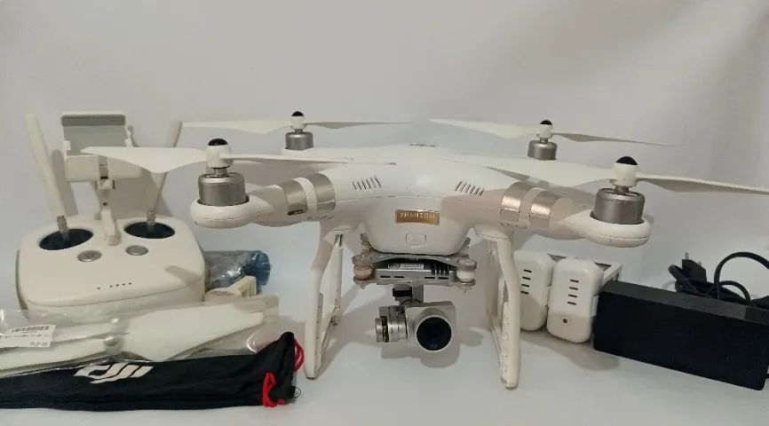 Drone DJI Phantom 3 PRO 4K com DEFEITO (Anápolis) - Drones