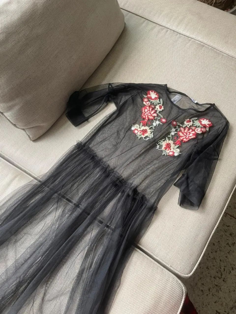 Vestido de tule transparente - Foto 3