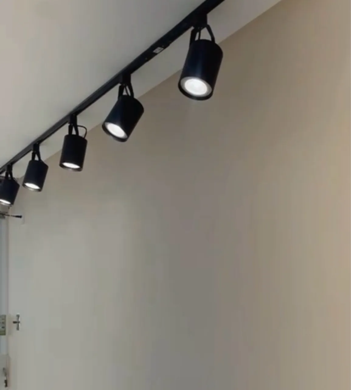 Trilho de Iluminação com Spots