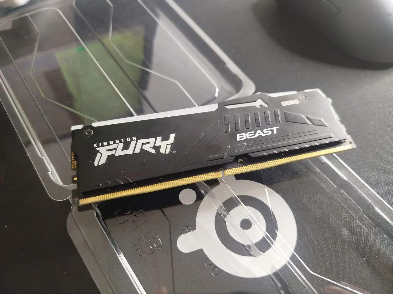 Memória RAM Kingston Fury Beast RGB 32GB DDR5 6000MHz CL30