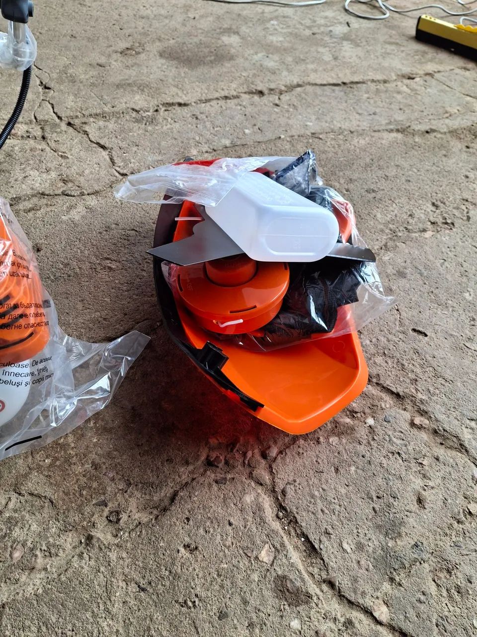 Vendo uma roçadeira nova da Stihl  - Foto 3