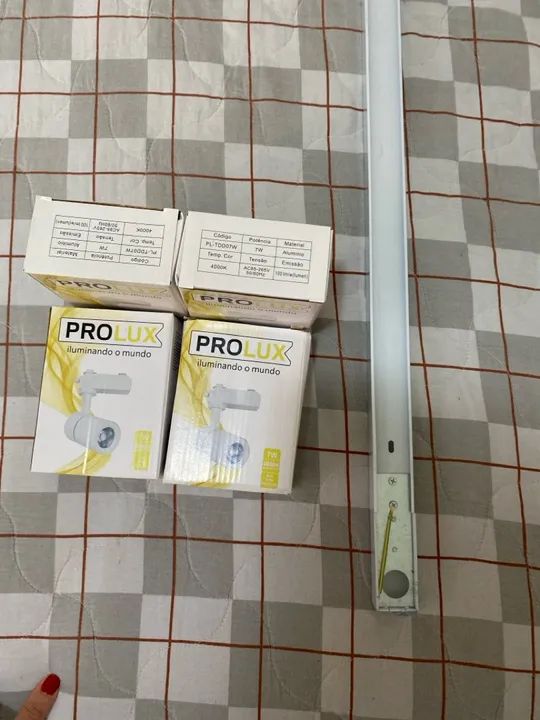 Trilho eletrificado branco 1m com 4 spots 7w! - Foto 3