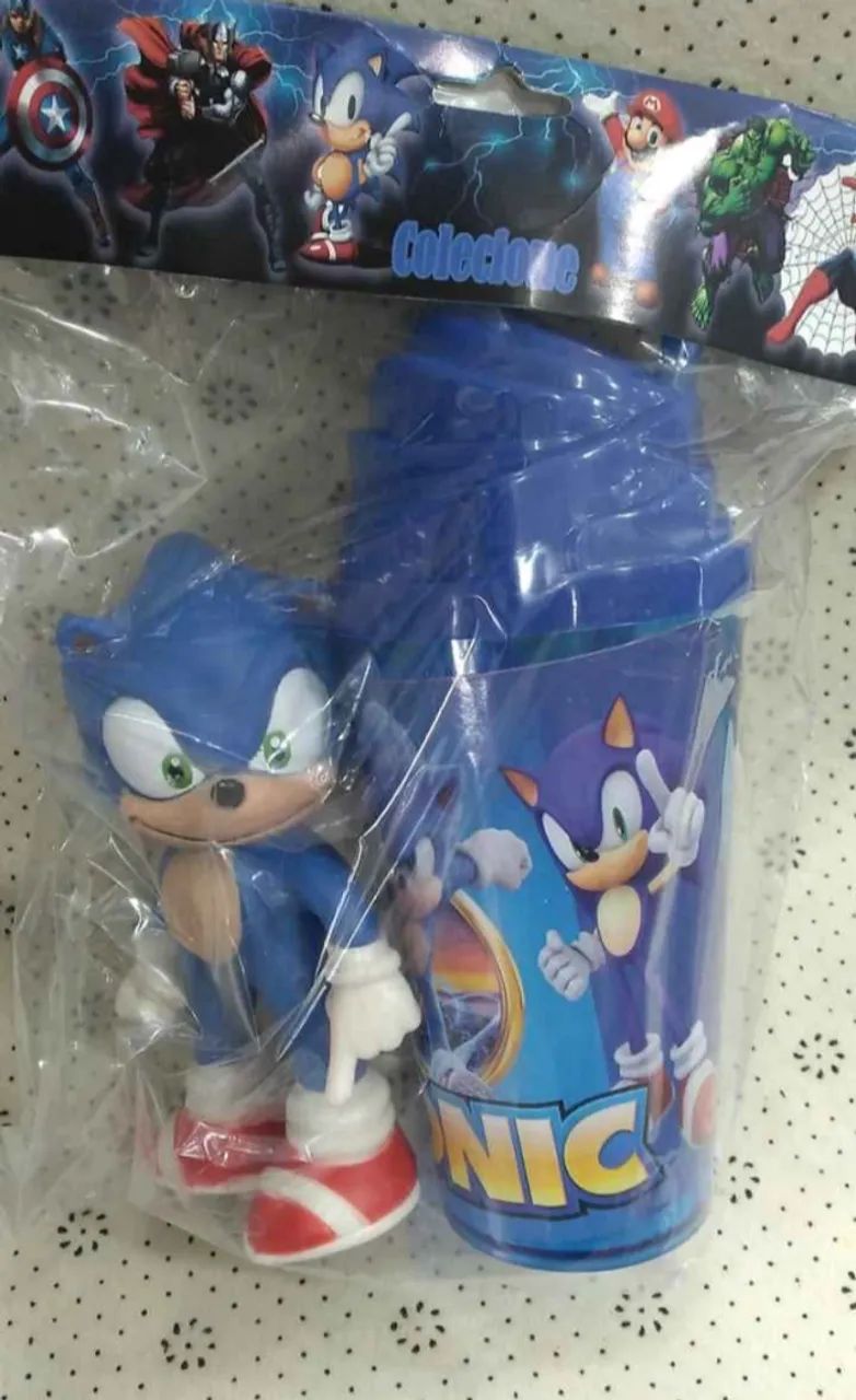 Kit Copo Com Canudo E Boneco Sonic E Stitch - Foto 2