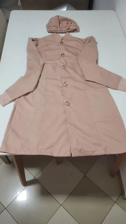 Jaleco manga longa + gorro   le petit Rose tamanho P acinturado R$ 185,00
