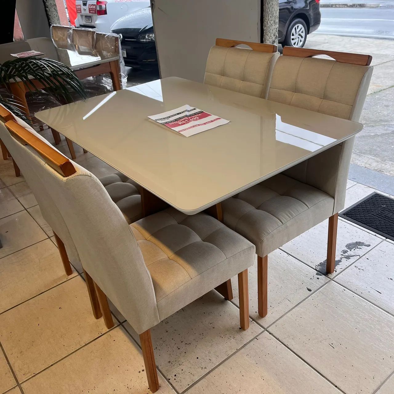 Mesa de Jantar +4 Cadeiras lindíssimas - Foto 2