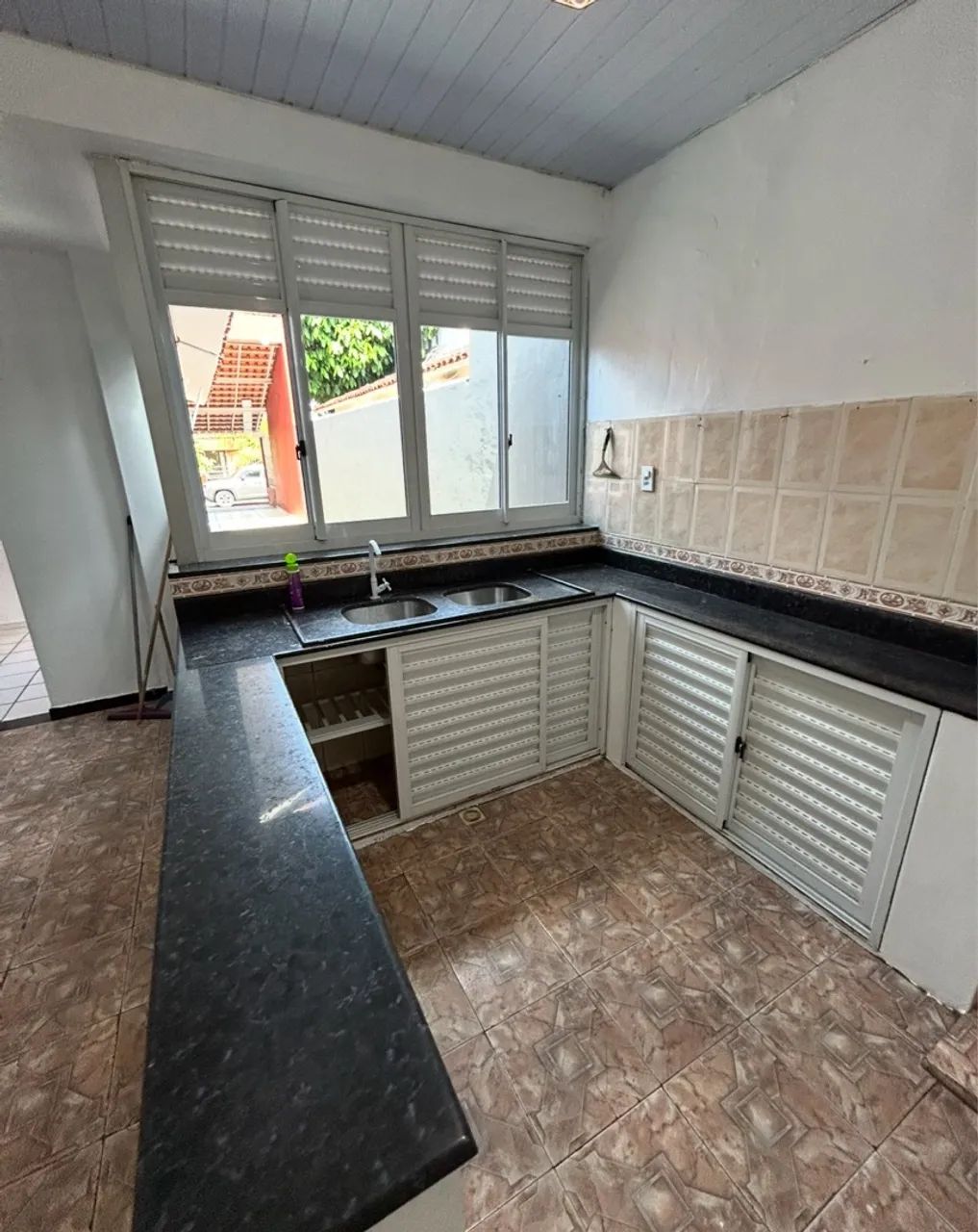 COND. VILA VERDE 1 CASA 4 SUÍTES - Foto 4