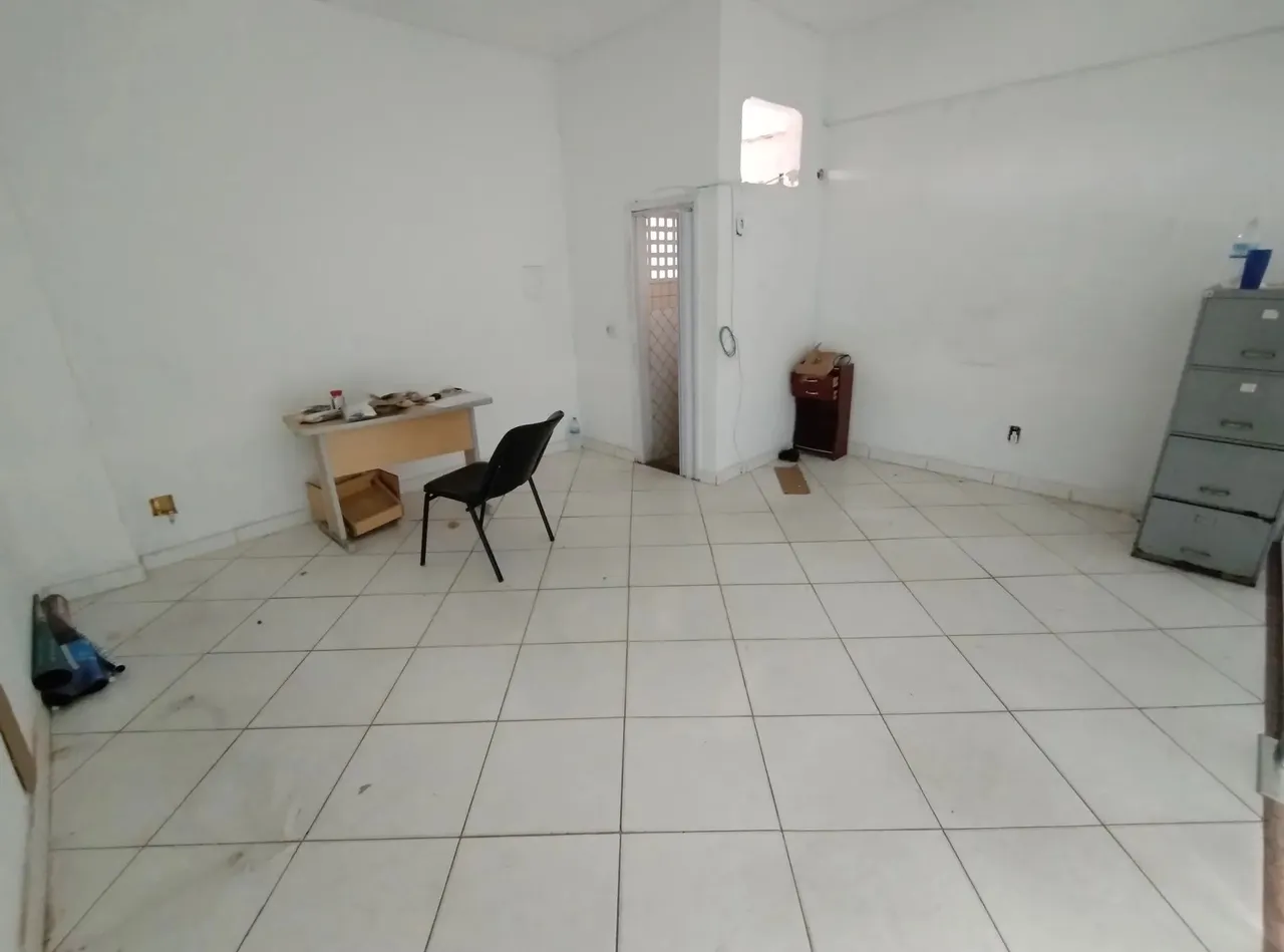 Imóvel para aluguel possui 16 metros quadrados em Centro - Duque de Caxias - RJ