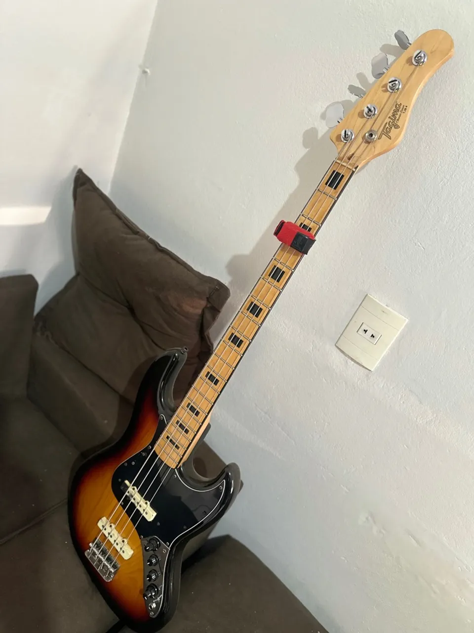 Baixo Tagima Jazz Bass (ATIVO) circuito SIRE JAPONÊS