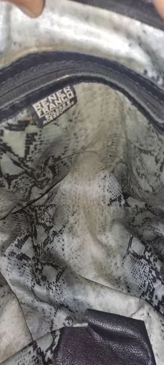 Bolsa de Ombro Preta em Couro - Foto 4
