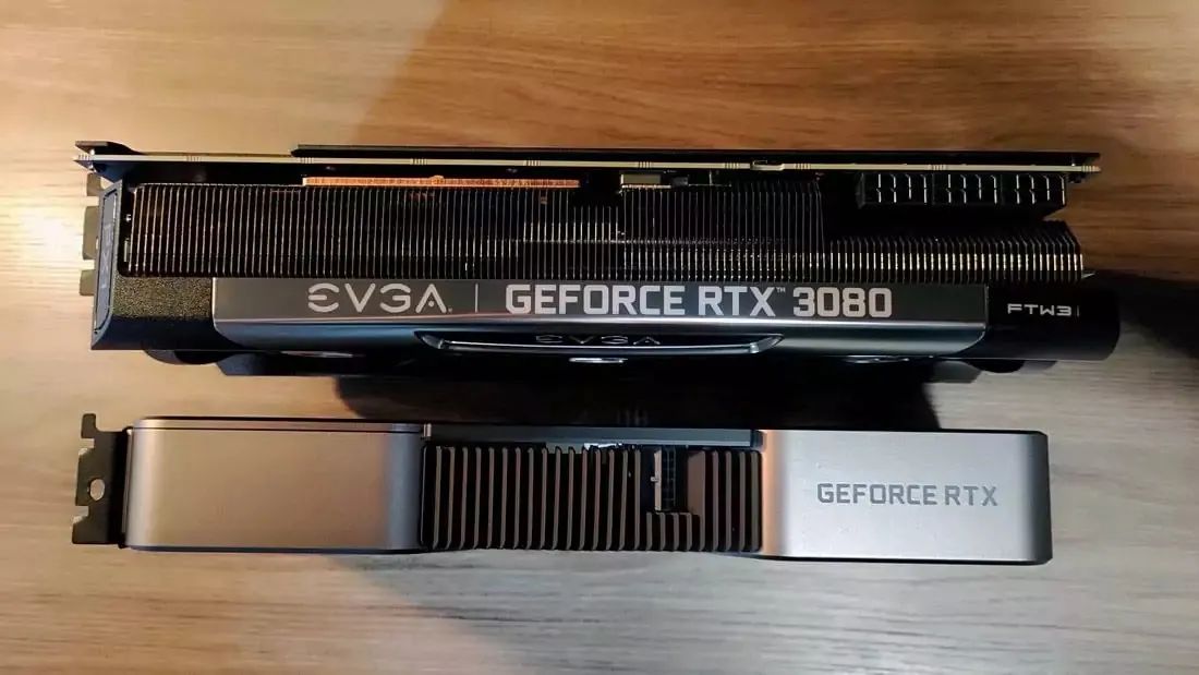 RTX 3080 FTW3 ULTRA EVGA - Foto 2
