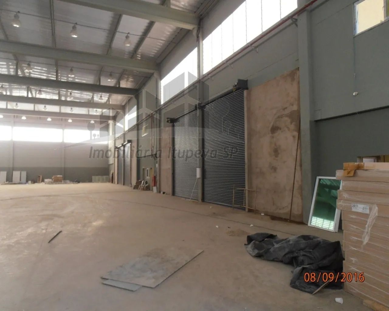 Aluguel de Galpão Industrial no Distrito Industrial de Jundiaí-SP: 2 salas, 2 banheiros, 1 - Foto 2