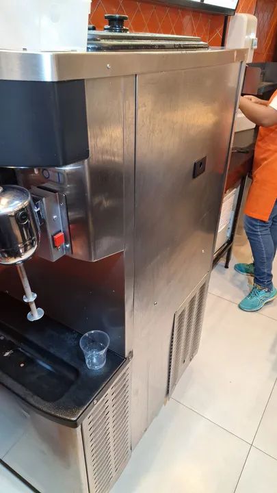 Máquina de Sorvete Taylor 712 com Bomba  Ar - Foto 2