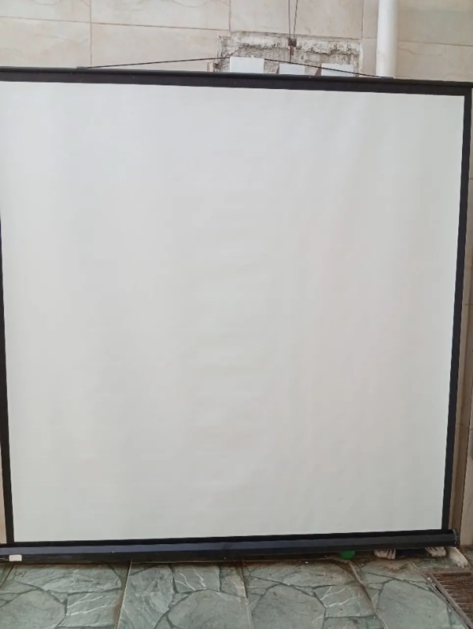 Tela de projeção retrátil 1,80x1,80