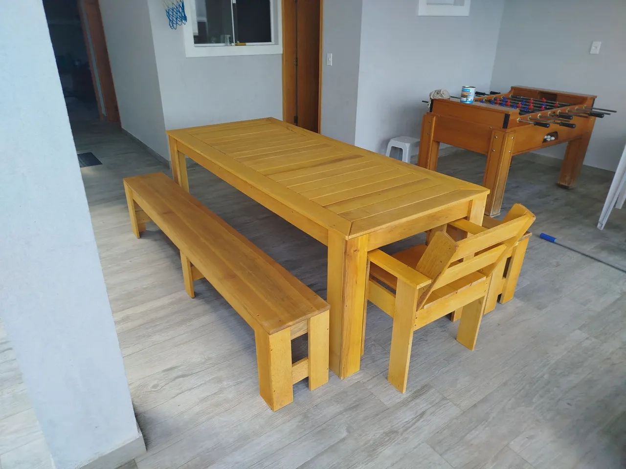 Mesa de madeira Rústica 2 m x 90 cm com 2 bancos e mais duas cadeiras estilo RACK  - Foto 5