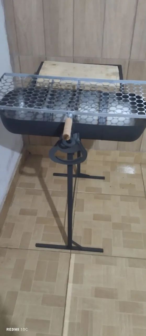 Churrasqueira G medida 55x25 com mesa auxiliar - Foto 4