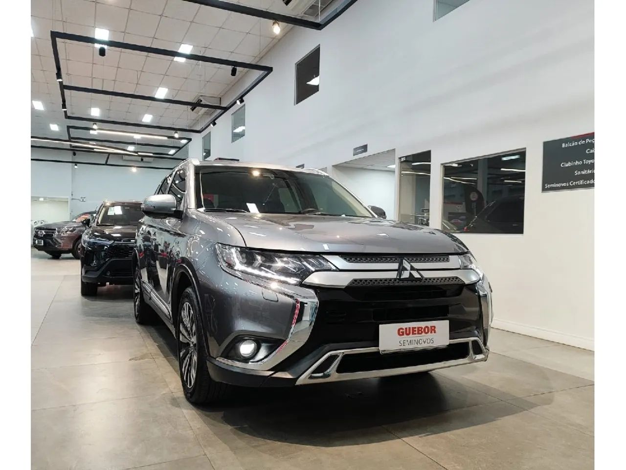 Mitsubishi Outlander HPE-S 3.0 V6 4X4 5P Aut. 2022 - Foto 2