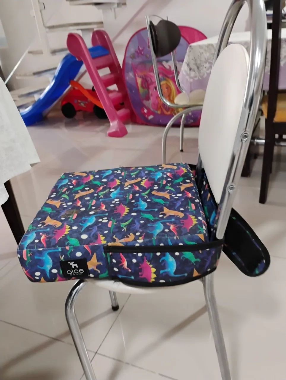 Assento de elevação infantil para mesa  - Foto 4