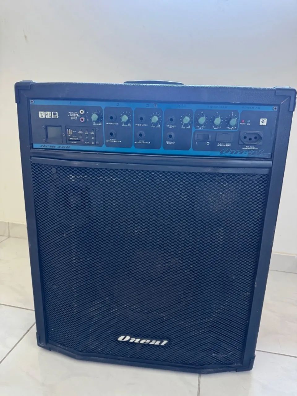 Caixa de som amplificada 