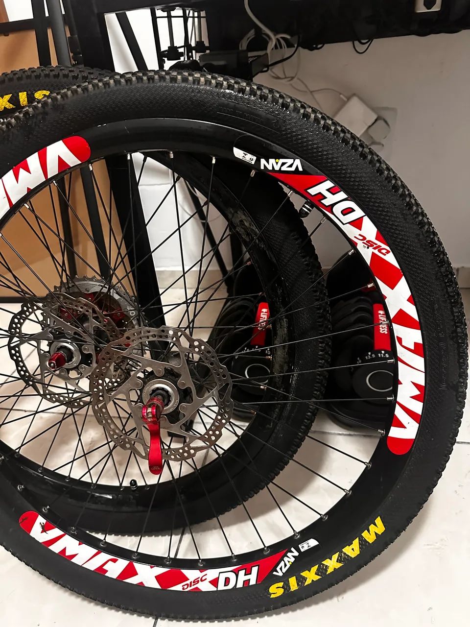 RODAS COMPLETAS VMAXX + PNEUS MAXXIS - Foto 3